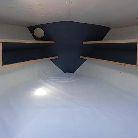 Sur L'eau - Bateau Cosy A Nantes * Rezé