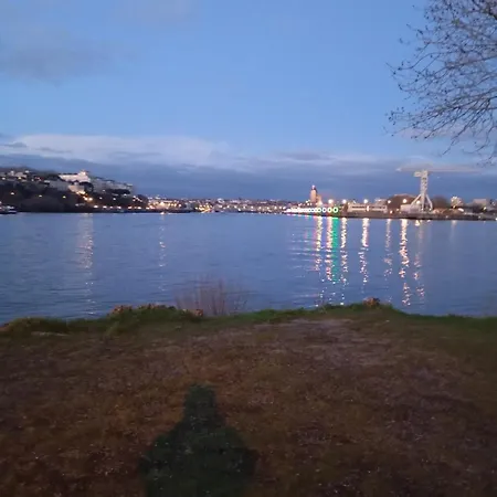 Sur L'eau - Bateau Cosy A Nantes * Reze