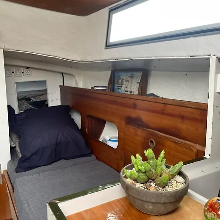 Sur L'eau - Bateau Cosy A Nantes Rezé