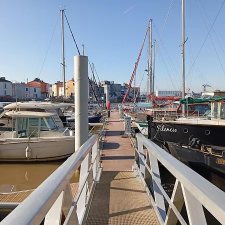 ספינת מלון Sur L'eau - Bateau Cosy A Nantes Rezé